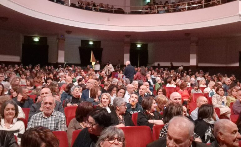  SUCCESSO AL TEATRO VERDI DI SASSARI CON LA COMPAGNIA UP&DOWN  